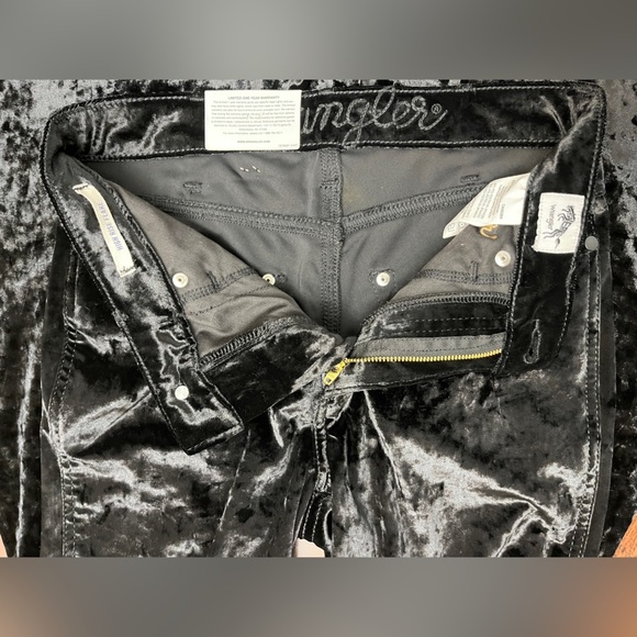 Wrangler Retro High Rise Flare Size 26 X 30 Black Crushed Velvet Stretch Cowgirl - Picture 3 of 15